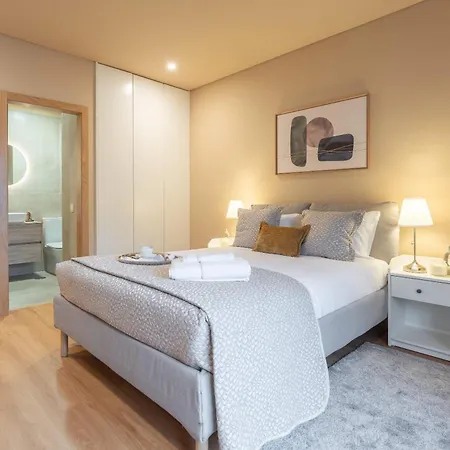 Elegant Modern Flat With Balcony By Hostwise Oporto