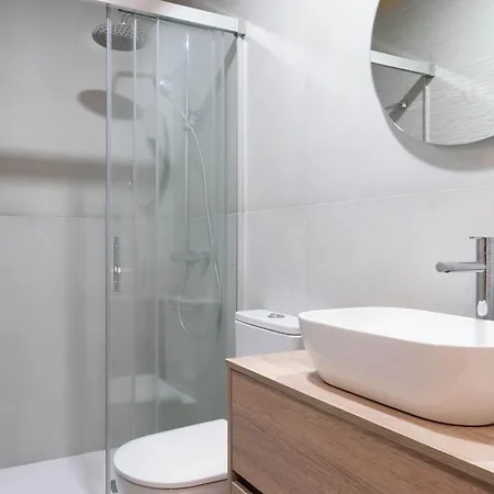 Apartamento Elegant Modern Flat With Balcony By Hostwise