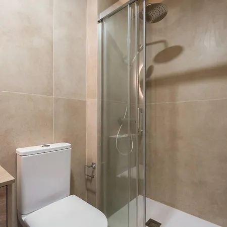 Elegant Modern Flat With Balcony By Hostwise Appartement *