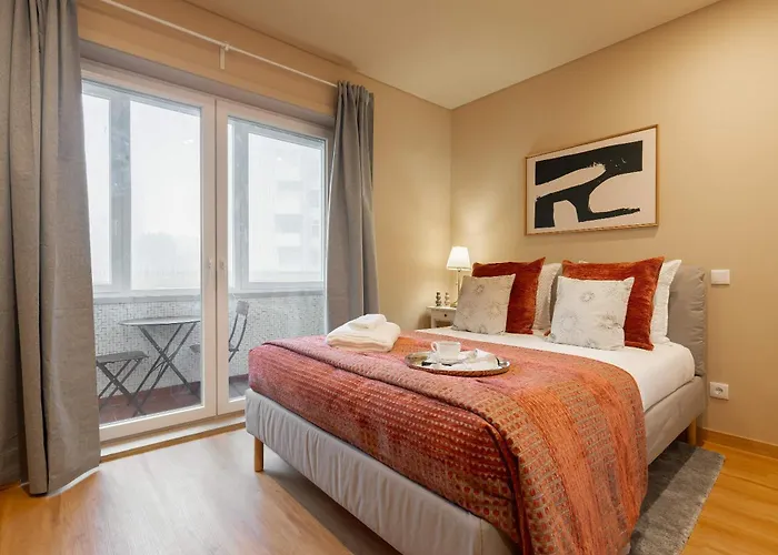 Appartement Elegant Modern Flat With Balcony By Hostwise *