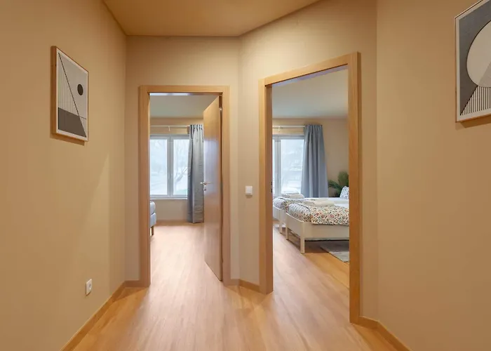 Elegant Modern Flat With Balcony By Hostwise 아파트 *