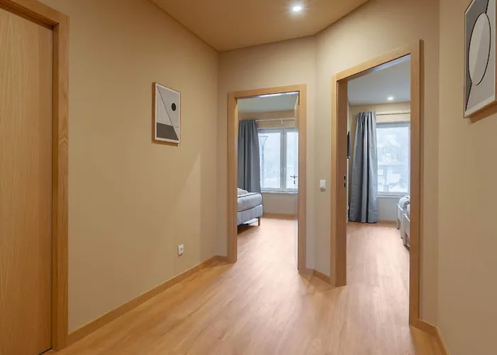 Elegant Modern Flat With Balcony By Hostwise 아파트