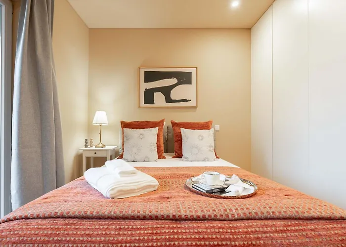 Elegant Modern Flat With Balcony By Hostwise 포르투