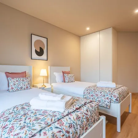 Elegant Modern Flat With Balcony By Hostwise Apartment Porto