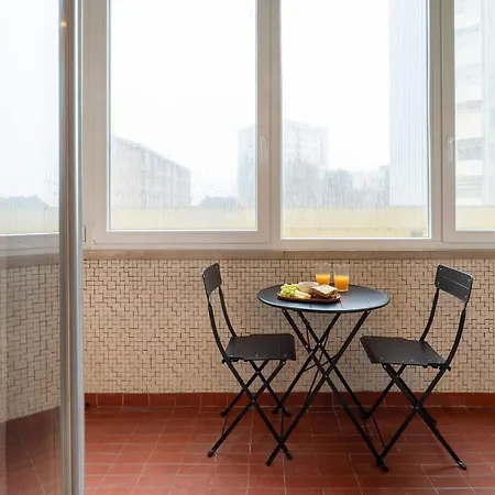 公寓 Elegant Modern Flat With Balcony By Hostwise