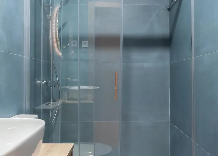 Elegant Modern Flat With Balcony By Hostwise * Porto