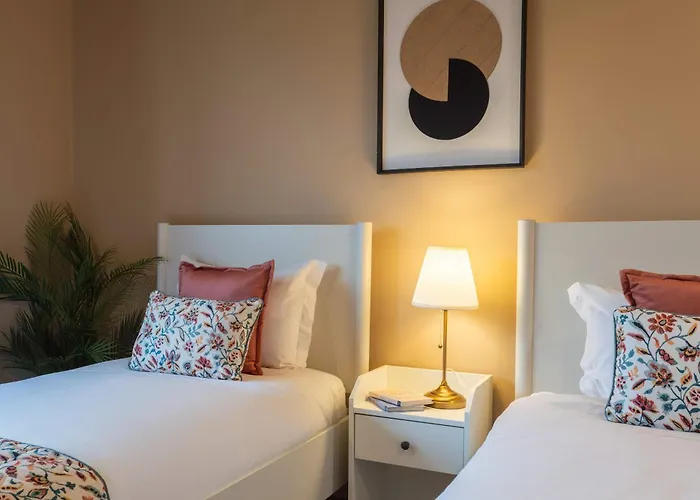 Elegant Modern Flat With Balcony By Hostwise Apartment Porto