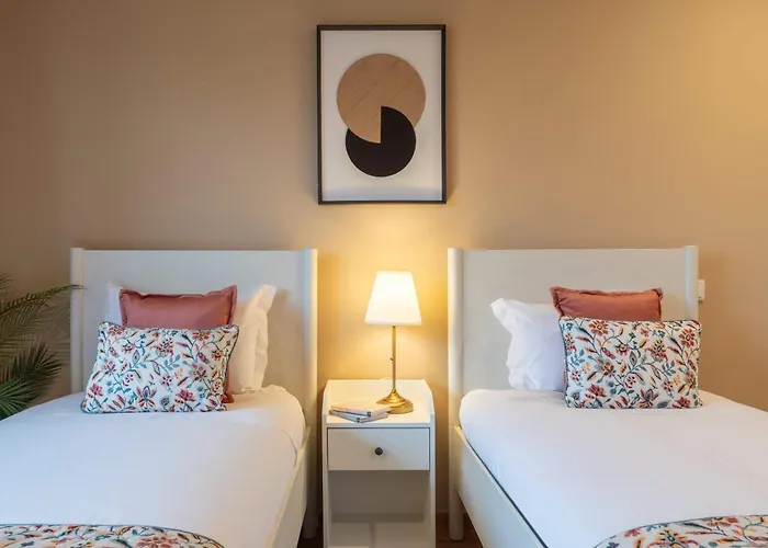 Elegant Modern Flat With Balcony By Hostwise Apartment *