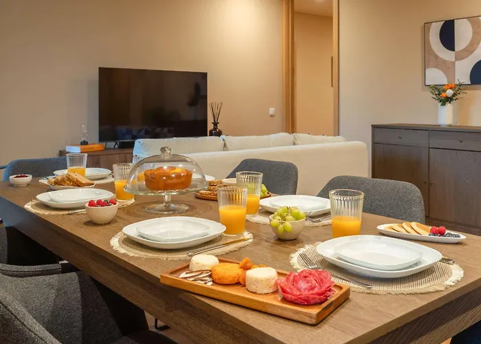 Elegant Modern Flat With Balcony By Hostwise