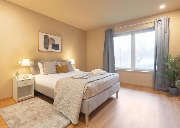 شقة Elegant Modern Flat With Balcony By Hostwise بورتو