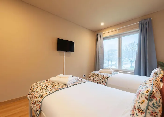 Elegant Modern Flat With Balcony By Hostwise بورتو